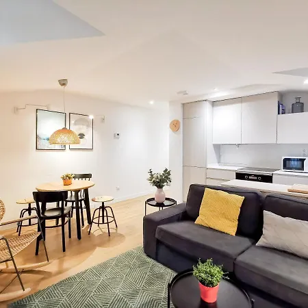 Bella By Aston * Zarautz