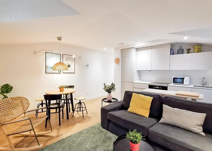 Bella By Aston * Zarautz