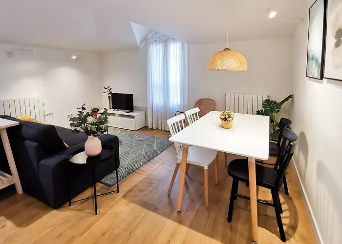 Bella By Aston * Zarautz